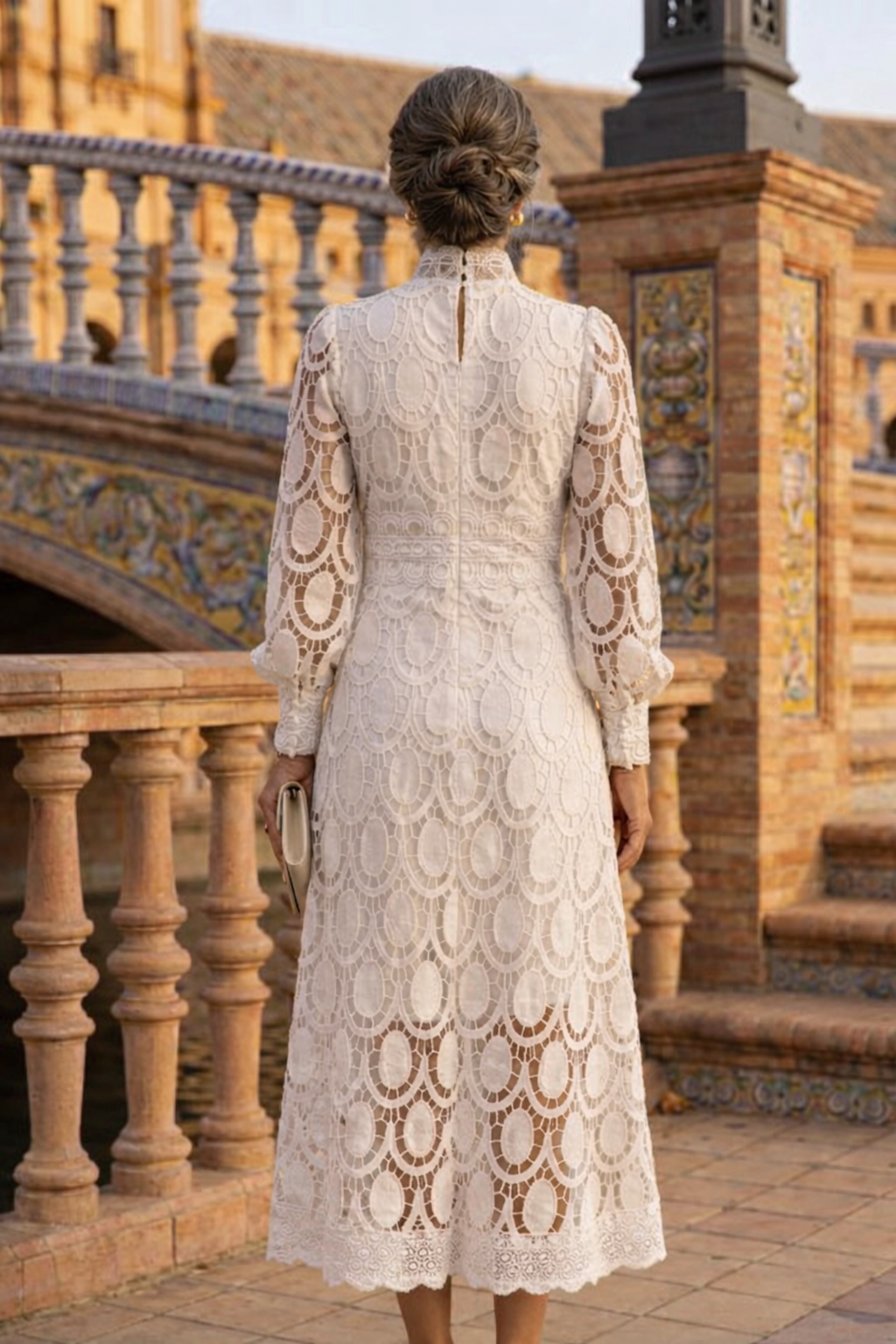Rosa - Vestido de Encaje Clásico