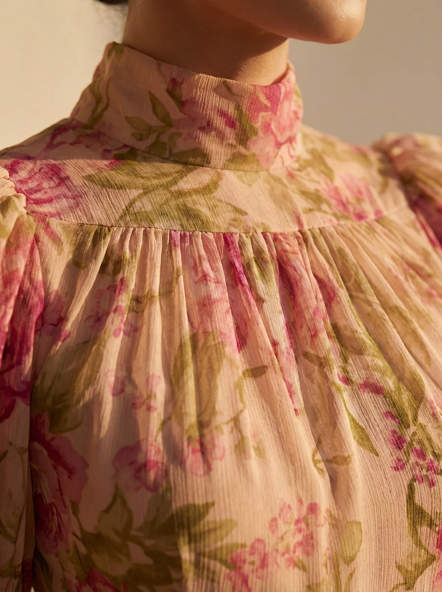 Lucía – Vestido floral elegante con estilo propio