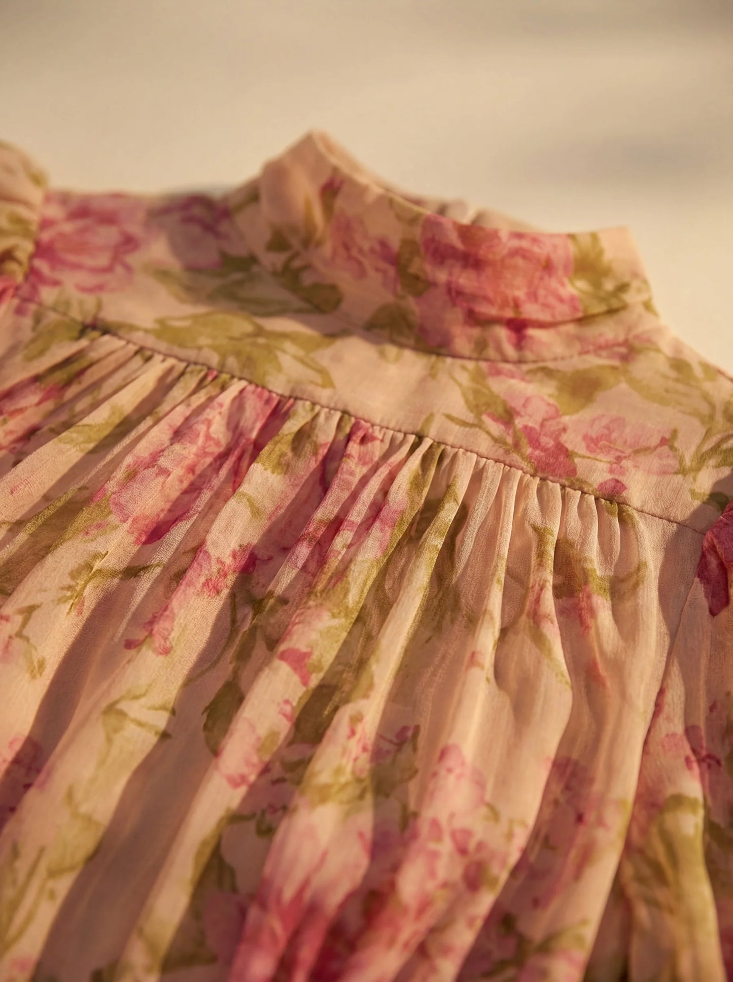 Lucía – Vestido floral elegante con estilo propio