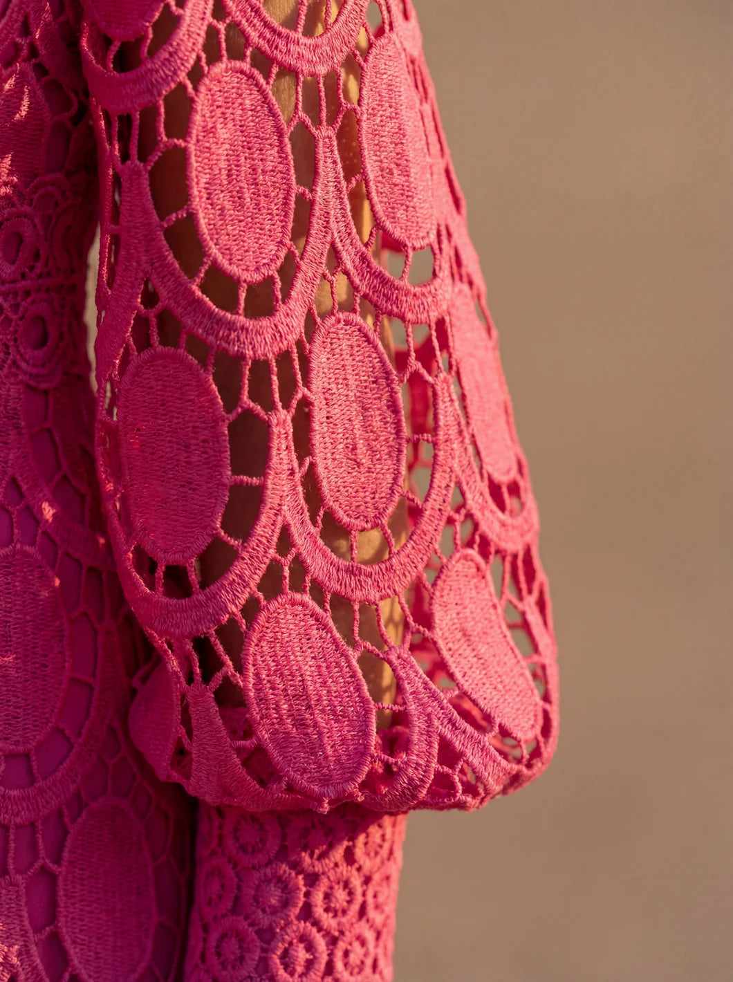 Rosa - Vestido de Encaje Clásico