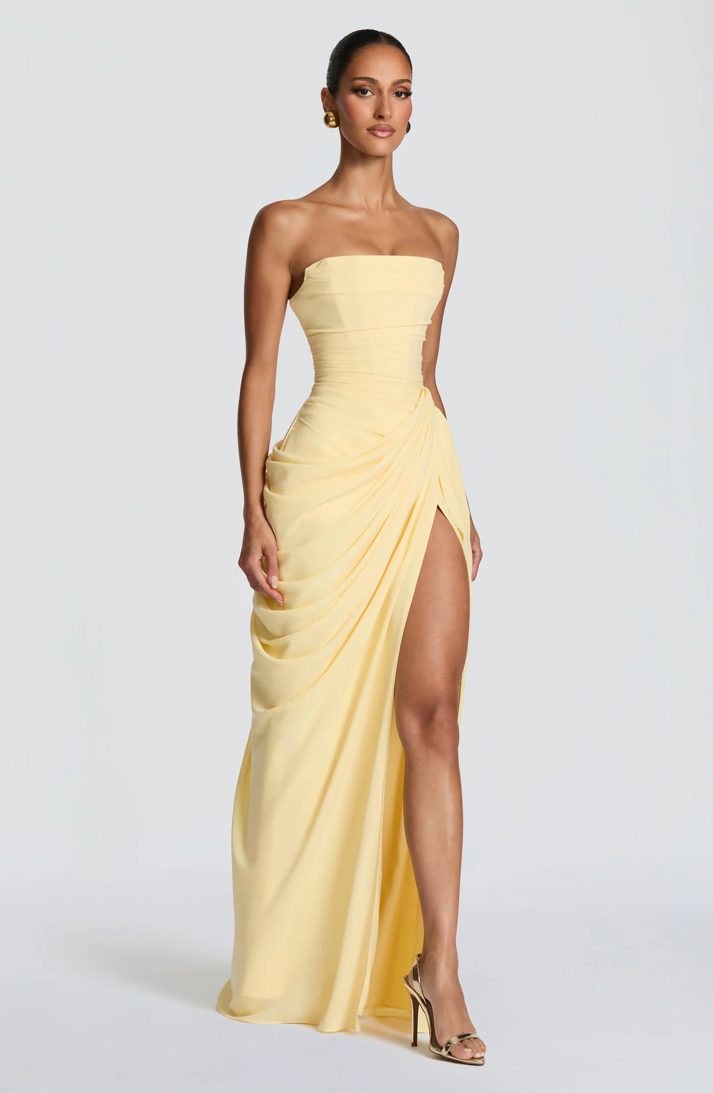 Adriana – Vestido elegante de silueta perfecta