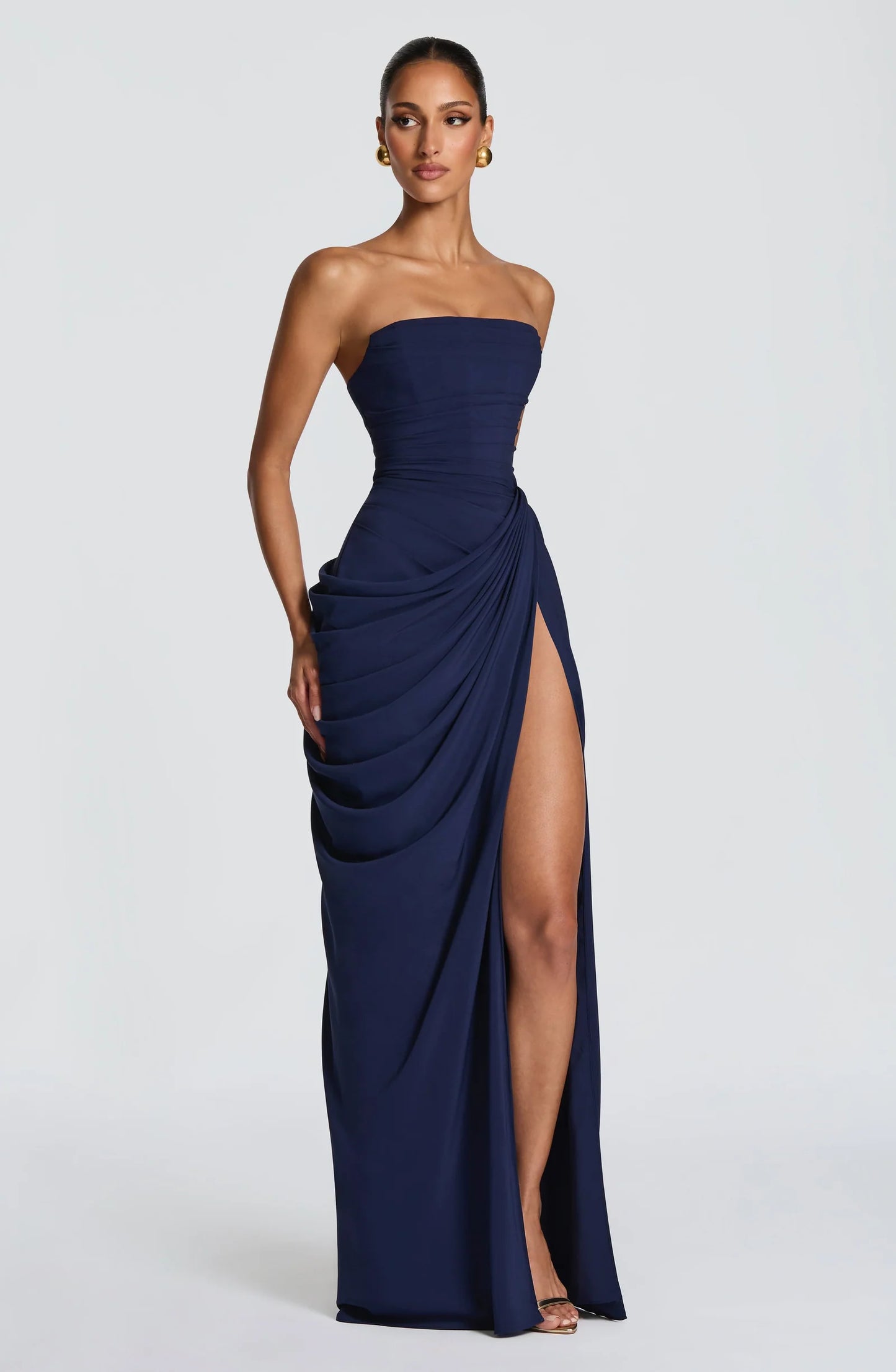 Adriana – Vestido elegante de silueta perfecta
